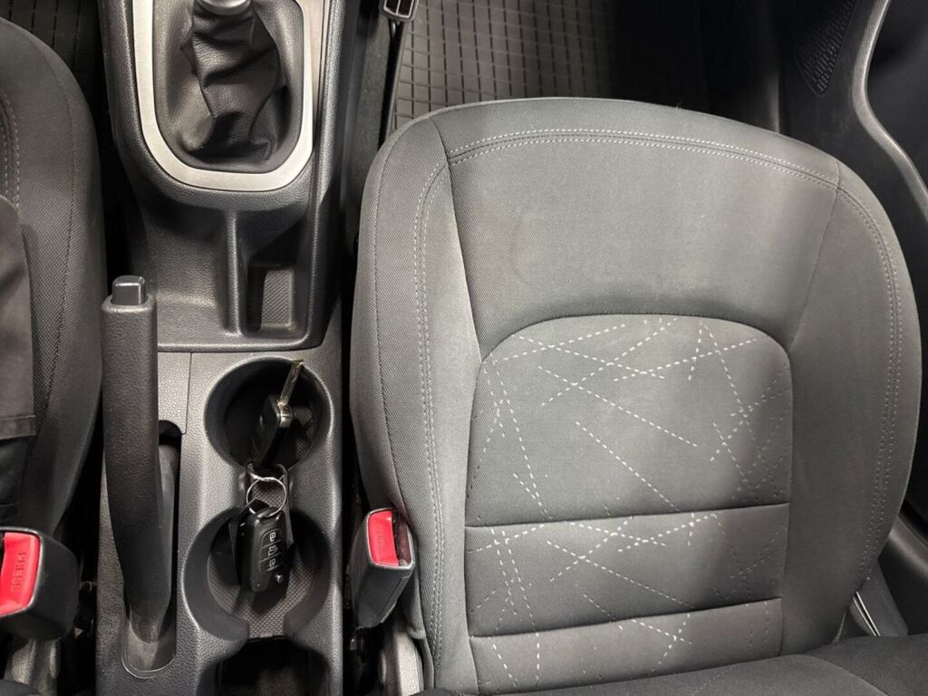 Kia Rio 2012 Punainen