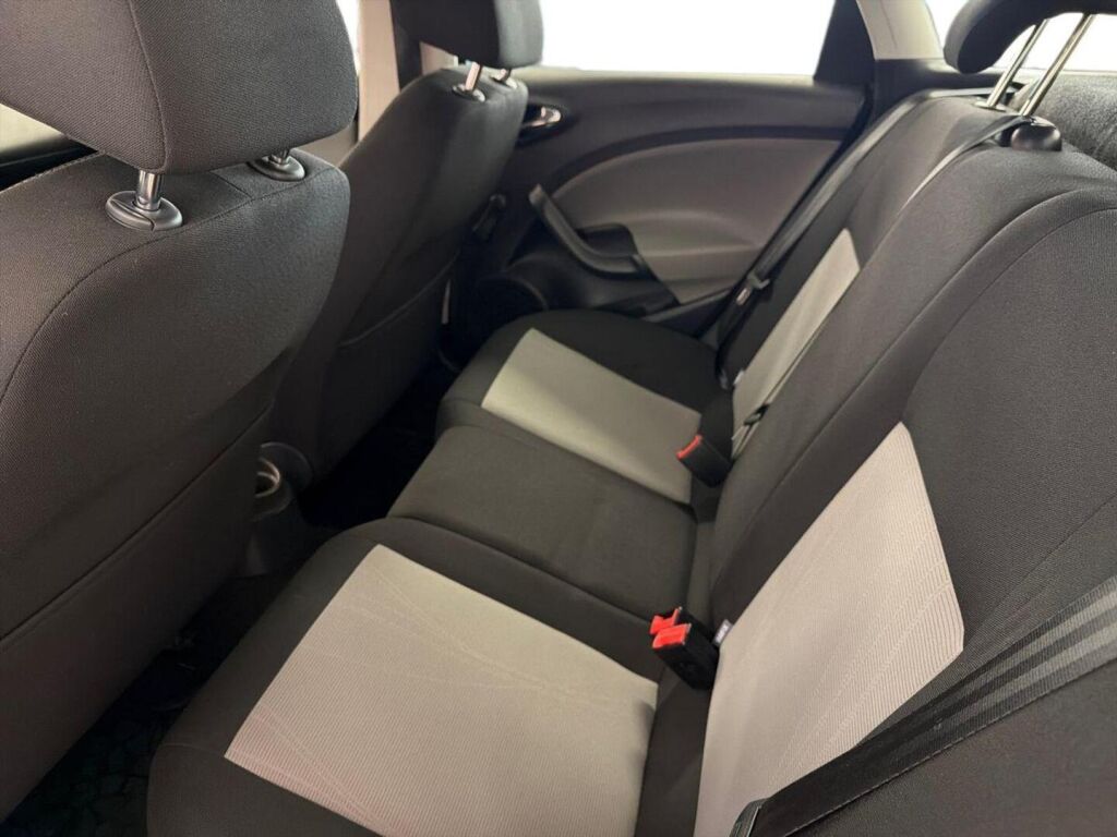 Seat Ibiza ST 2012 Punainen