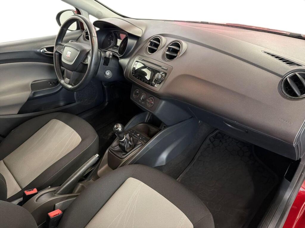Seat Ibiza ST 2012 Punainen