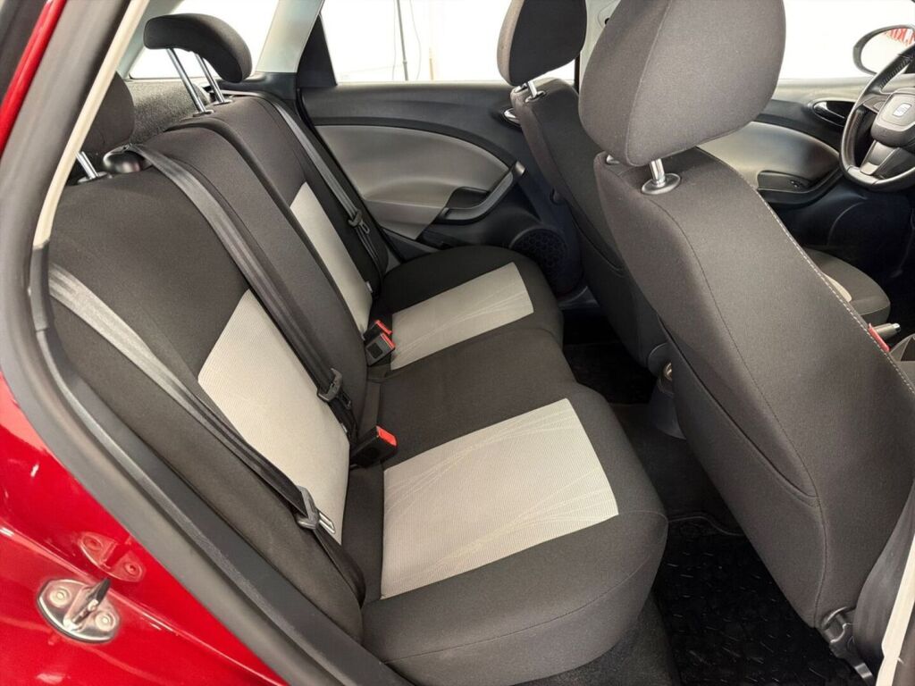 Seat Ibiza ST 2012 Punainen