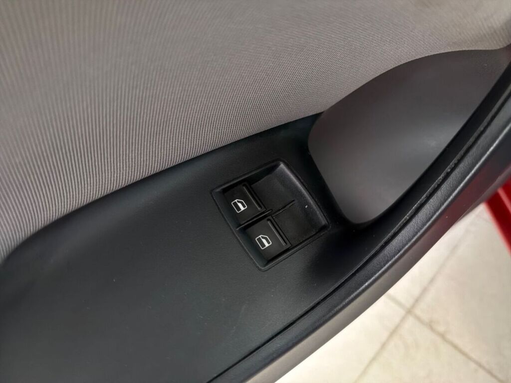 Seat Ibiza ST 2012 Punainen