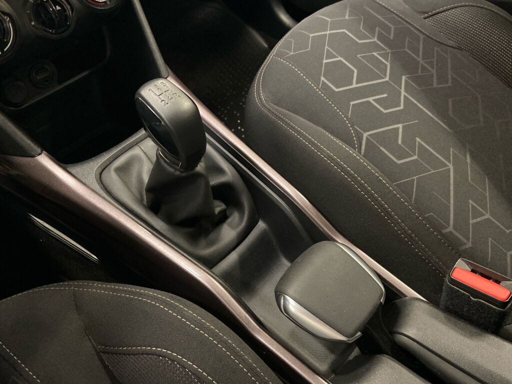 Peugeot 2008 2014 Ruskea (beige)