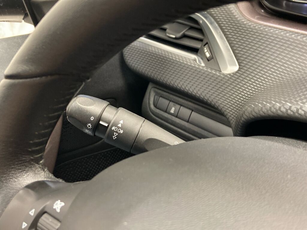 Peugeot 2008 2014 Ruskea (beige)