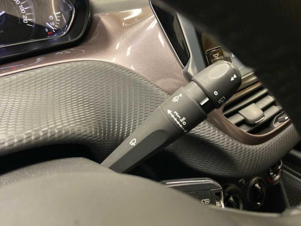 Peugeot 2008 2014 Ruskea (beige)