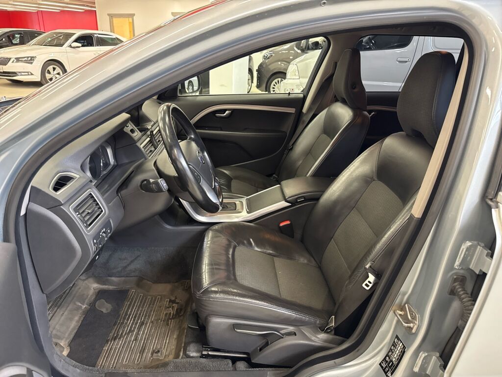 Volvo V70 2014 Harmaa
