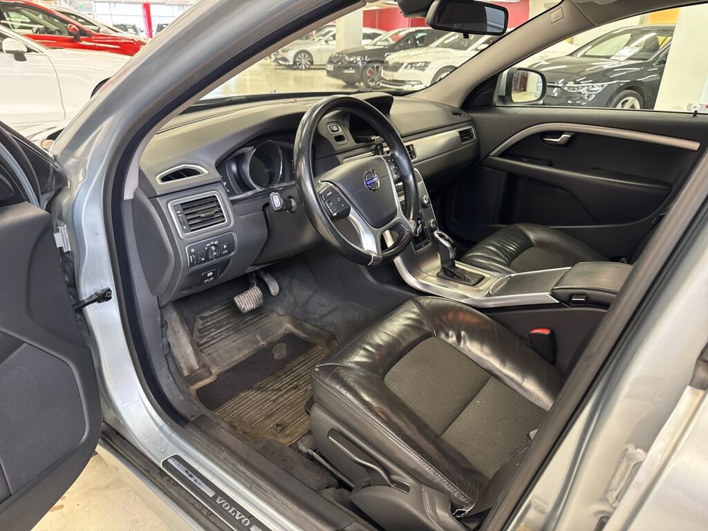 Volvo V70 2014 Harmaa
