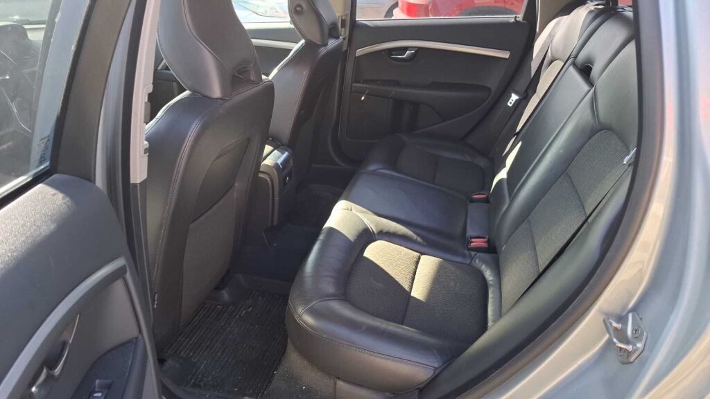 Volvo V70 2014 Harmaa