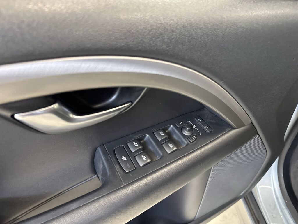 Volvo V70 2014 Harmaa