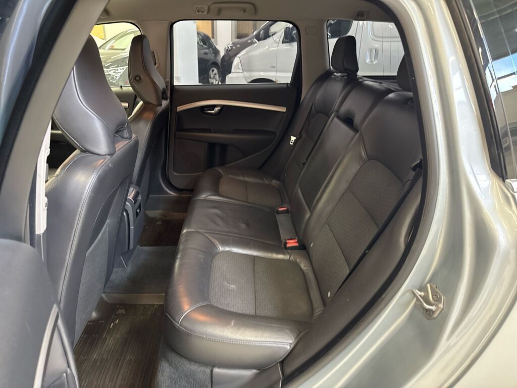 Volvo V70 2014 Harmaa