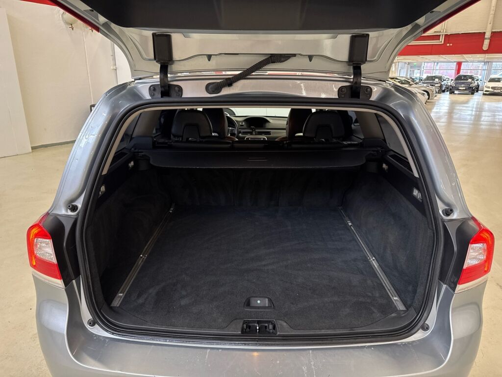Volvo V70 2014 Harmaa