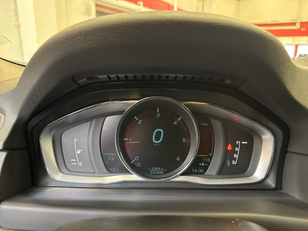 Volvo V70 2014 Harmaa