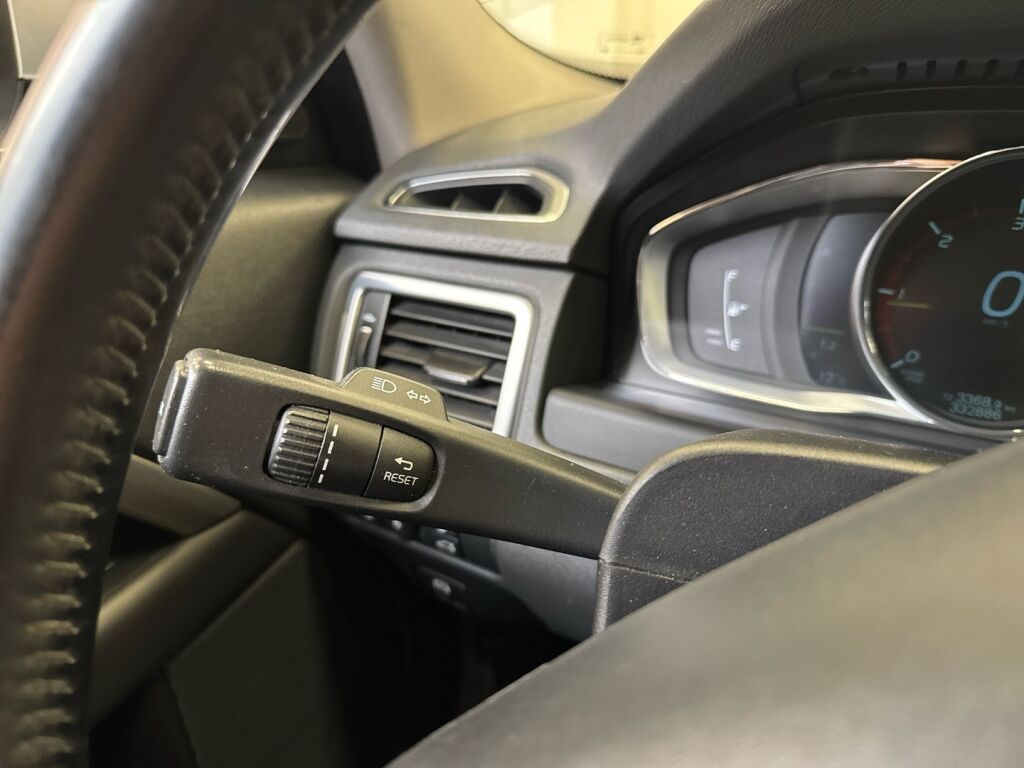 Volvo V70 2014 Harmaa
