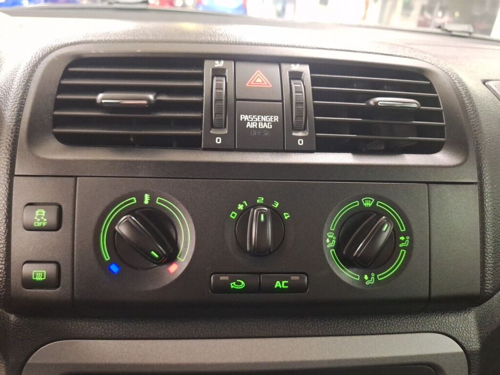 Skoda Fabia 2012 Vihreä