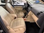Volkswagen Touran 2012 Musta