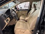 Volkswagen Touran 2012 Musta