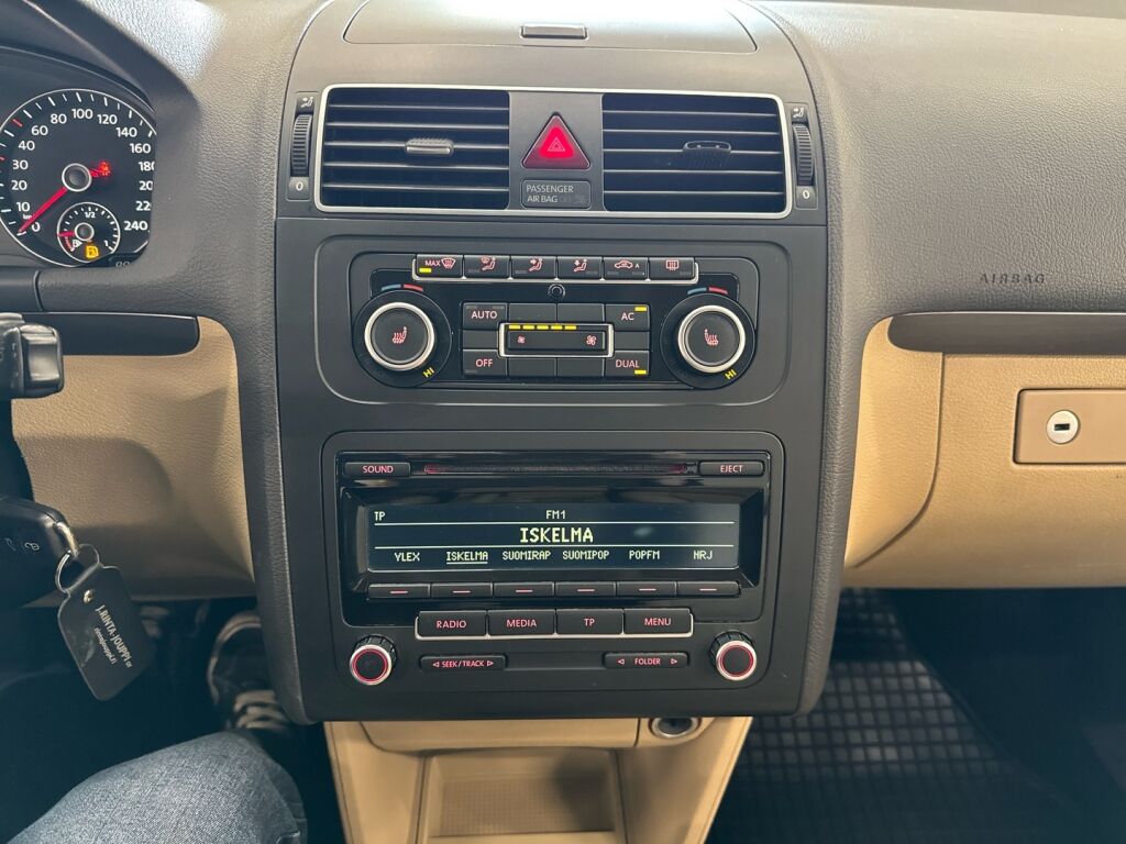 Volkswagen Touran 2012 Musta
