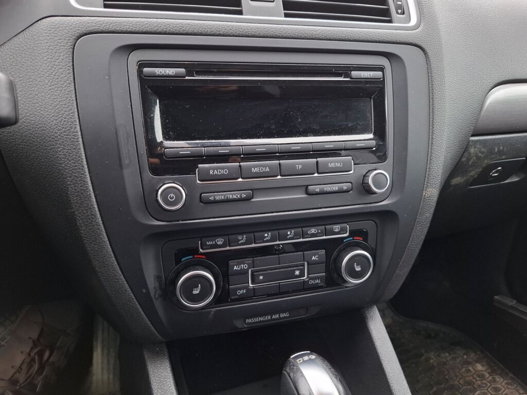 Volkswagen Jetta 2012 Valkoinen