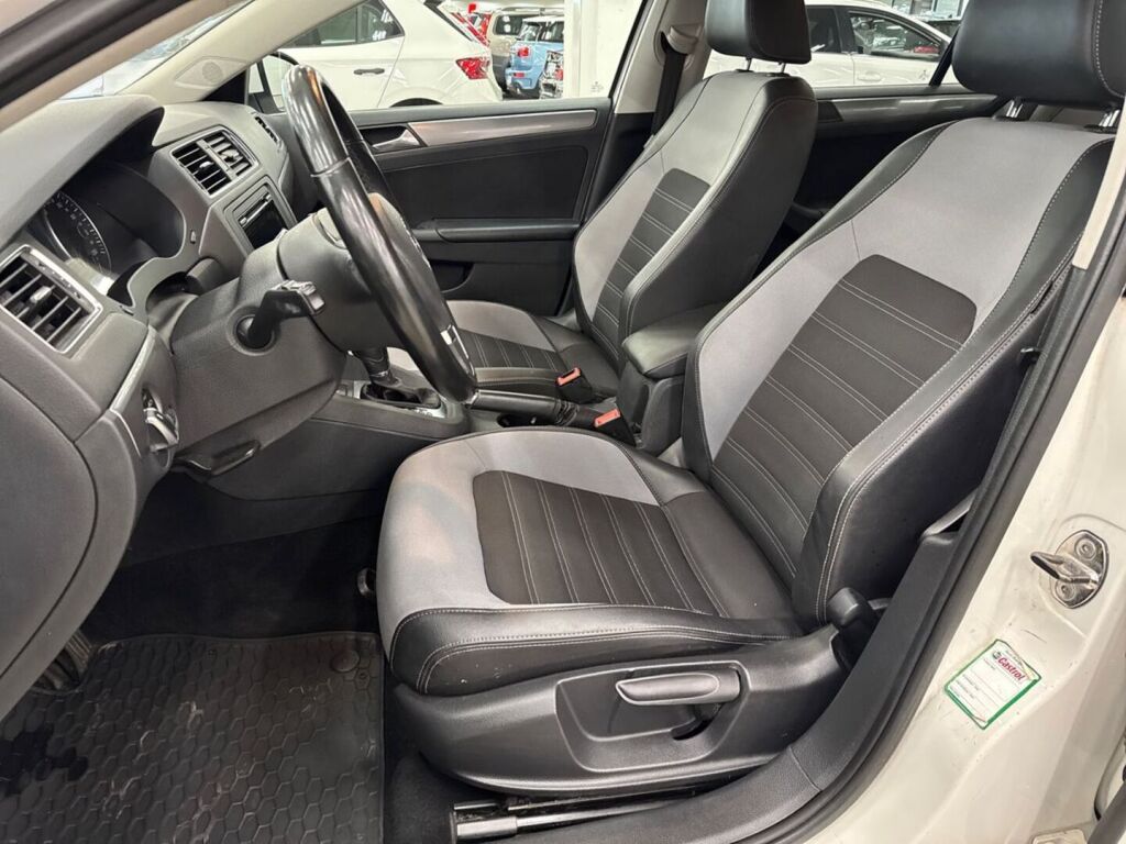 Volkswagen Jetta 2012 Valkoinen