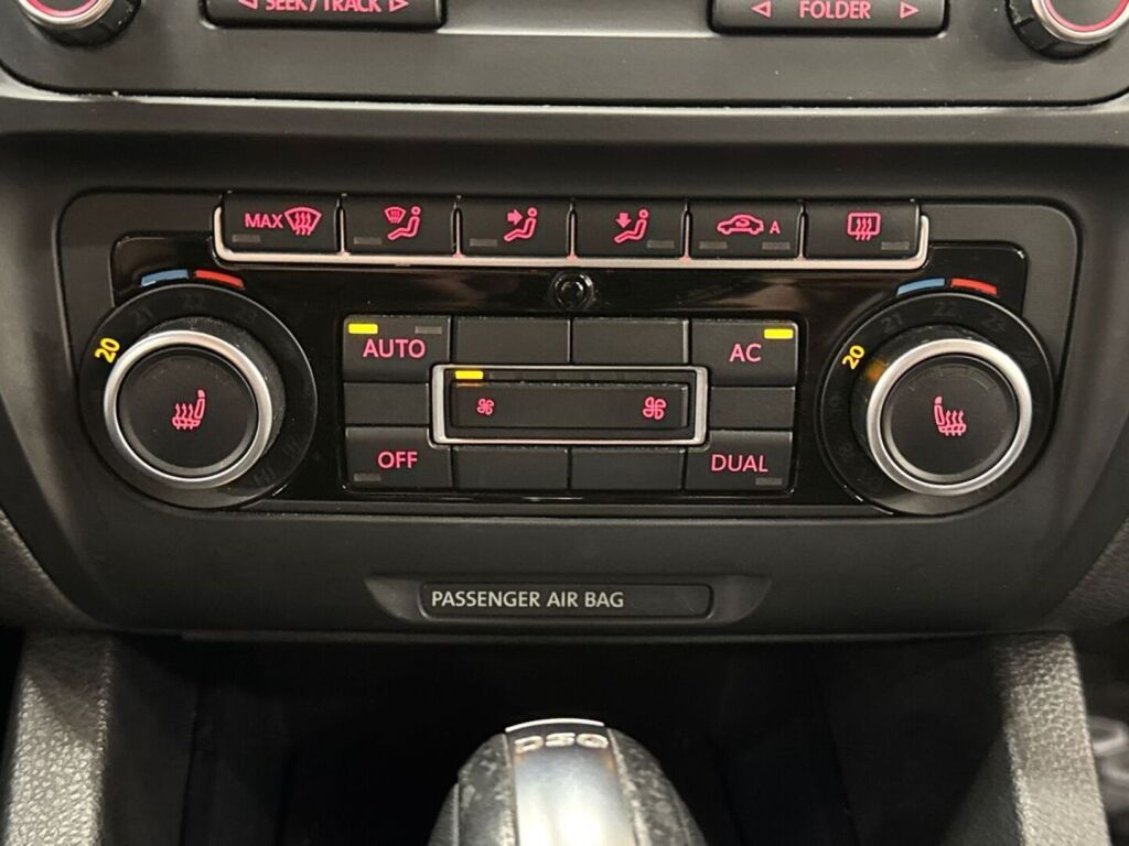 Volkswagen Jetta 2012 Valkoinen