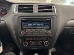 Volkswagen Jetta 2012 Valkoinen