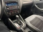 Volkswagen Jetta 2012 Valkoinen