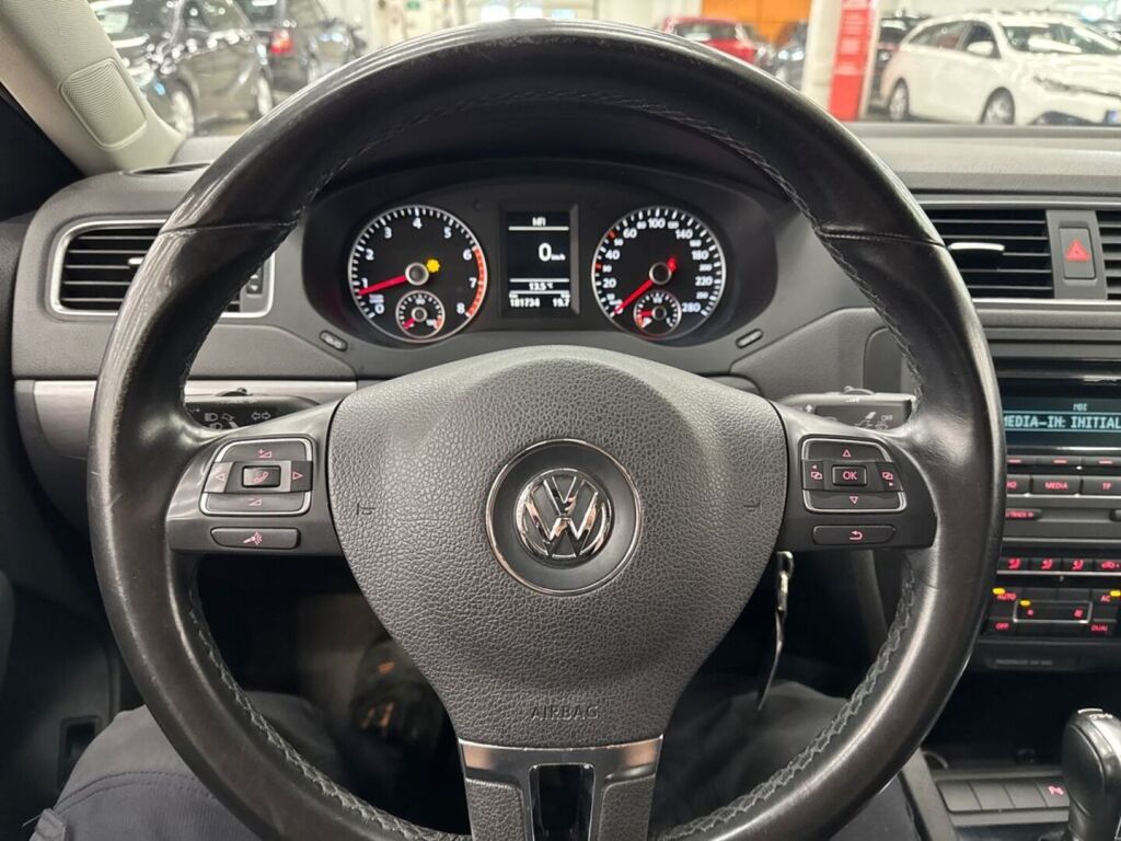 Volkswagen Jetta 2012 Valkoinen