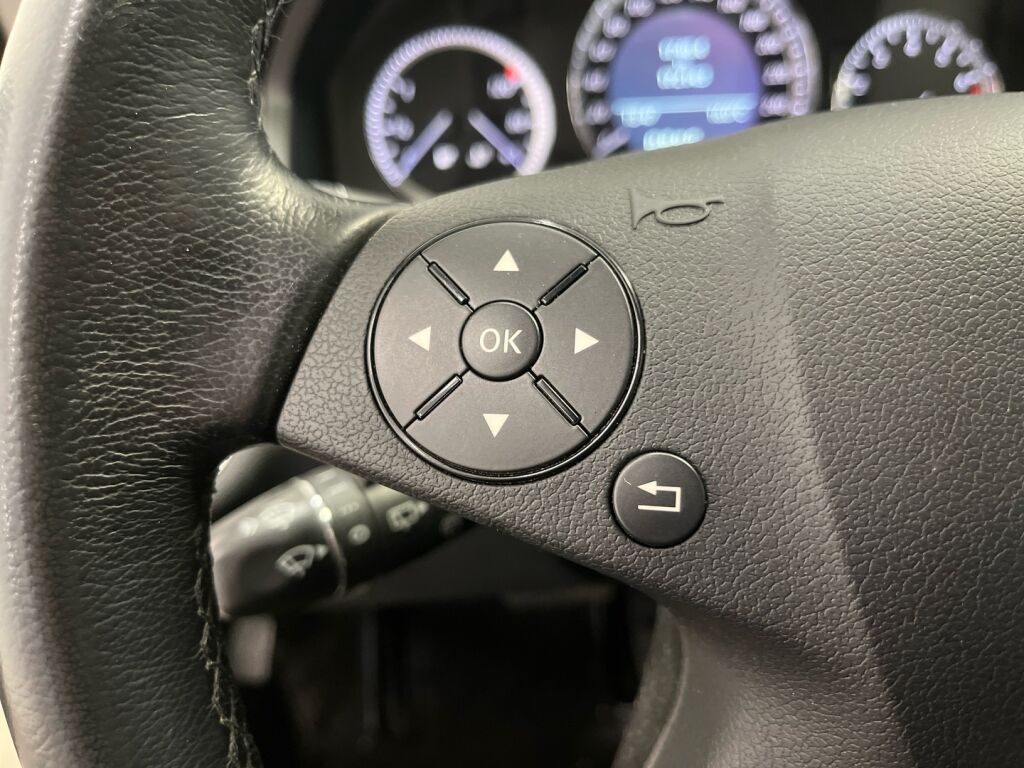 Mercedes-Benz C 2011 Valkoinen