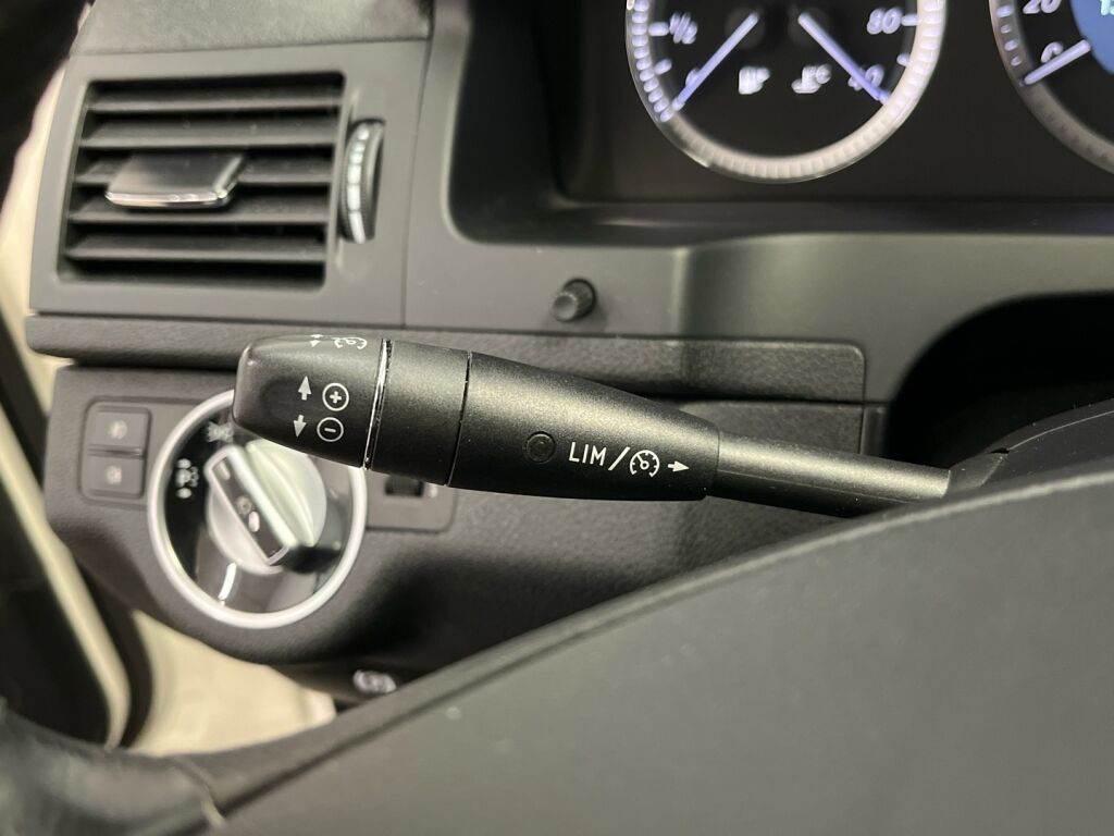 Mercedes-Benz C 2011 Valkoinen