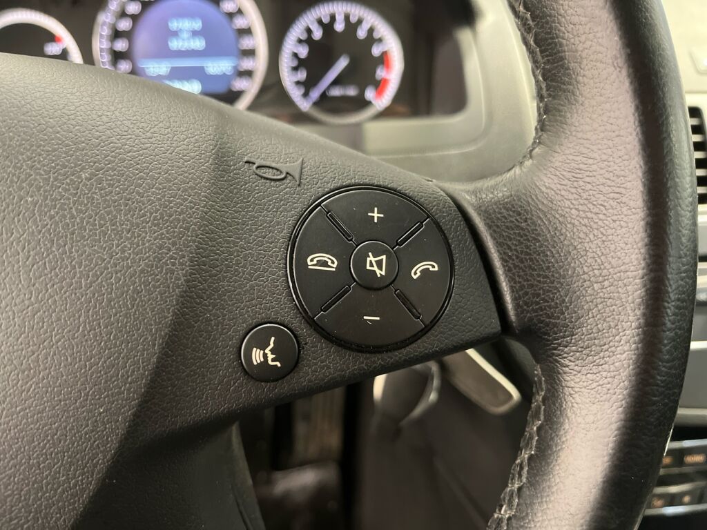 Mercedes-Benz C 2011 Valkoinen