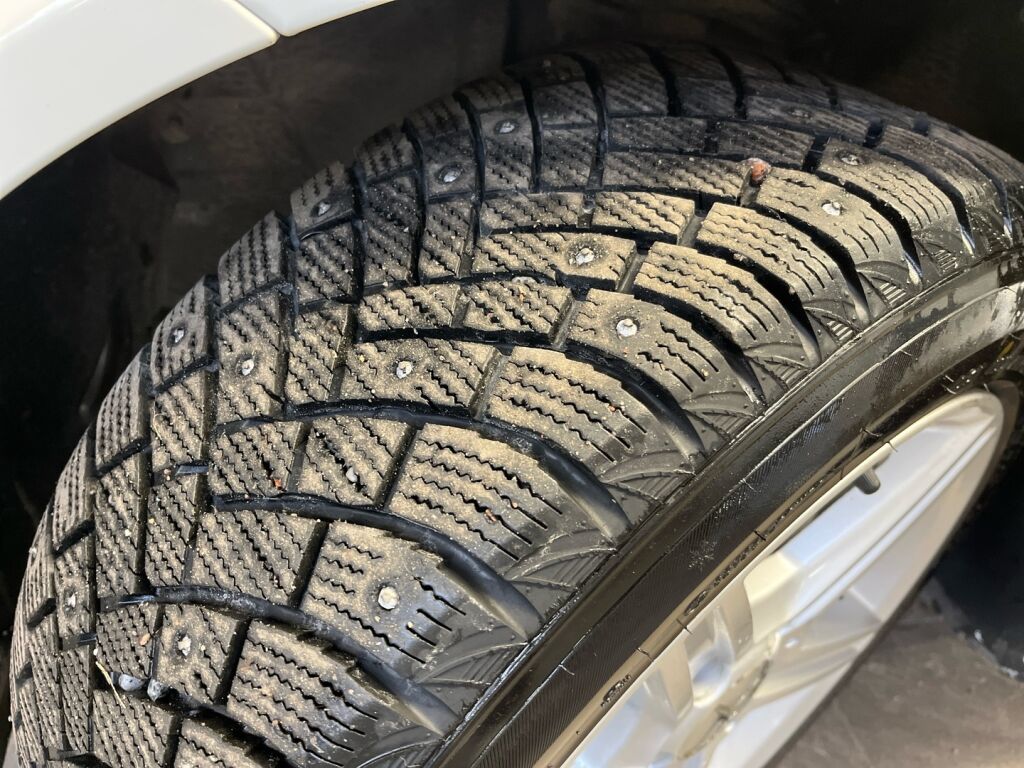 Mercedes-Benz C 2011 Valkoinen