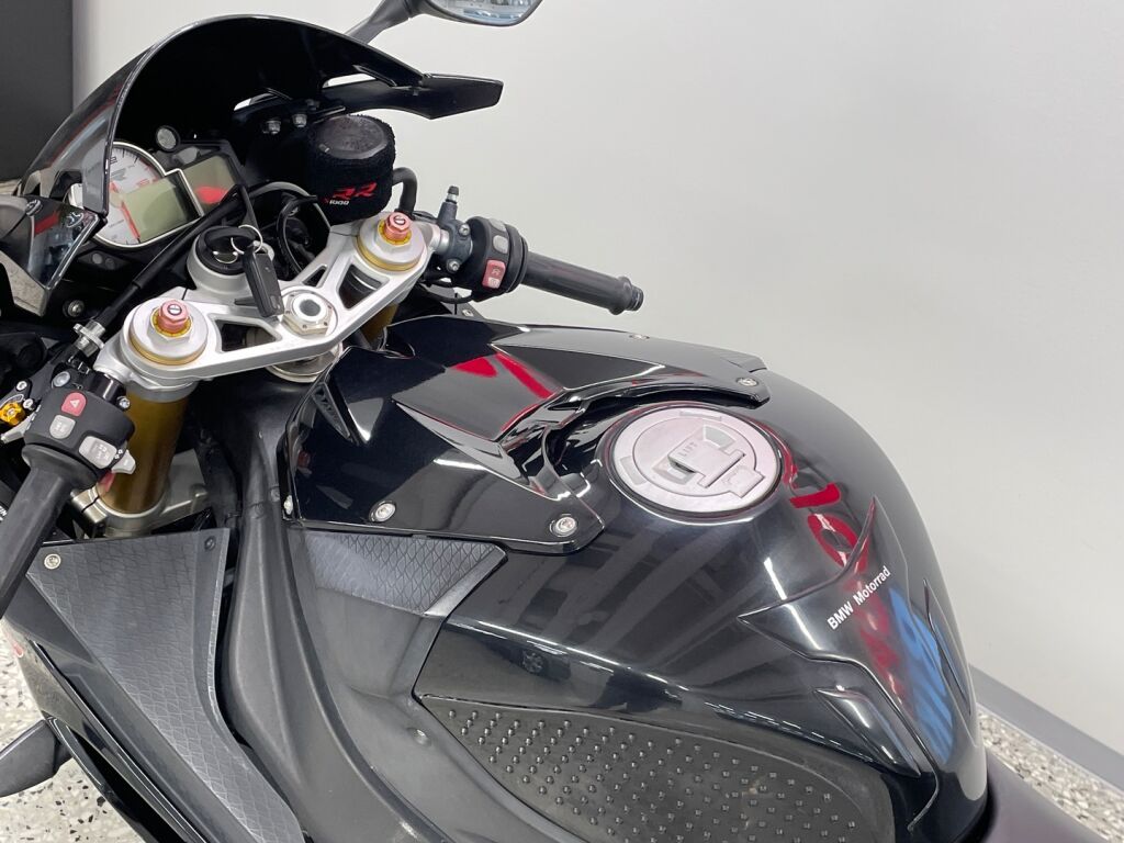 BMW S 2013 Musta
