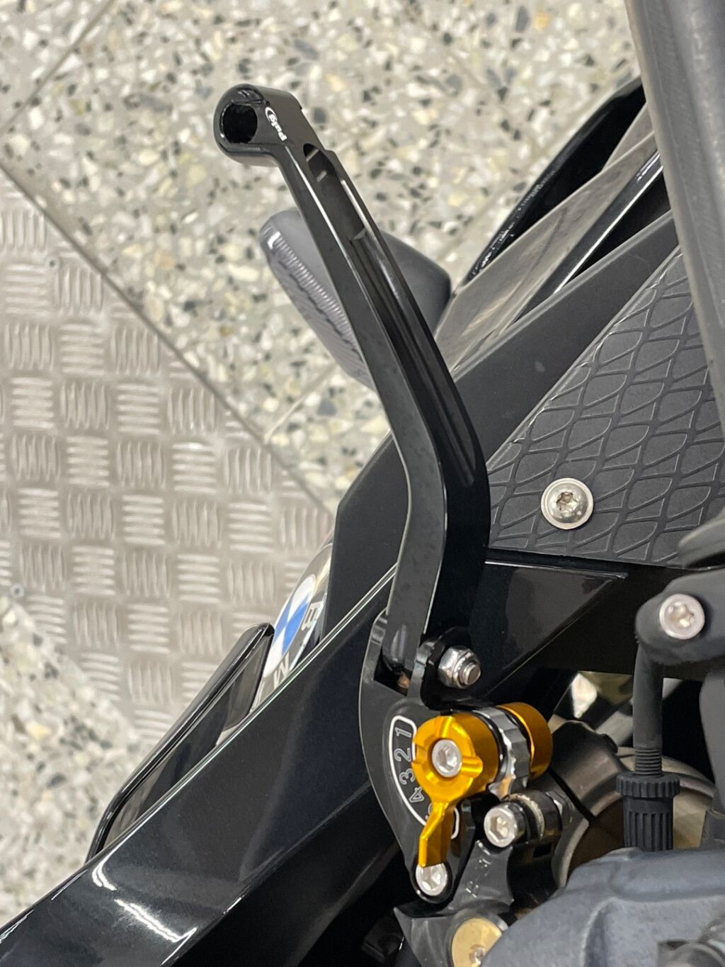 BMW S 2013 Musta
