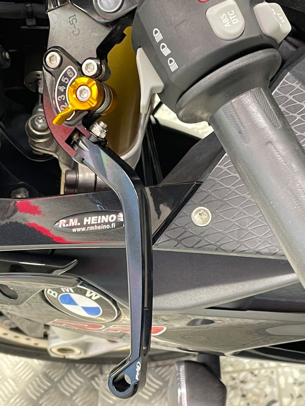 BMW S 2013 Musta