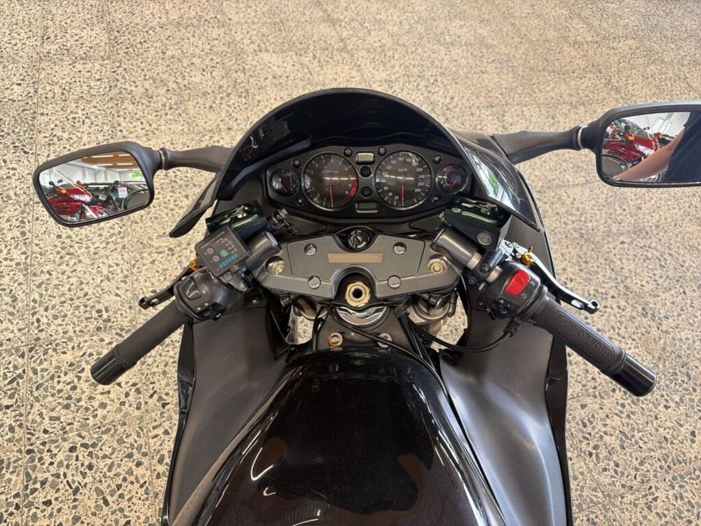 Suzuki GSX 2007 Musta