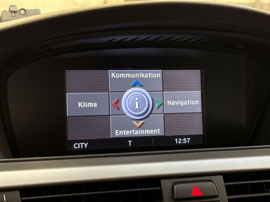 BMW 320 2008 Musta