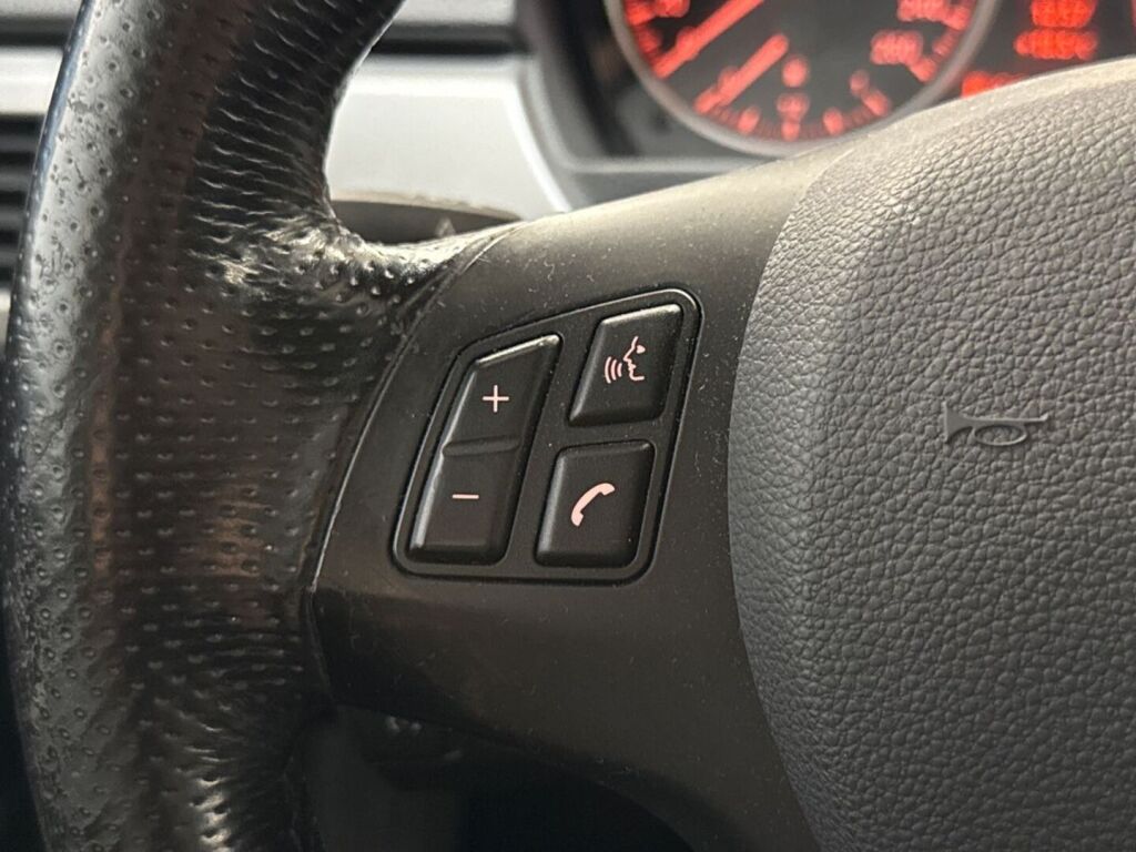 BMW 320 2008 Musta