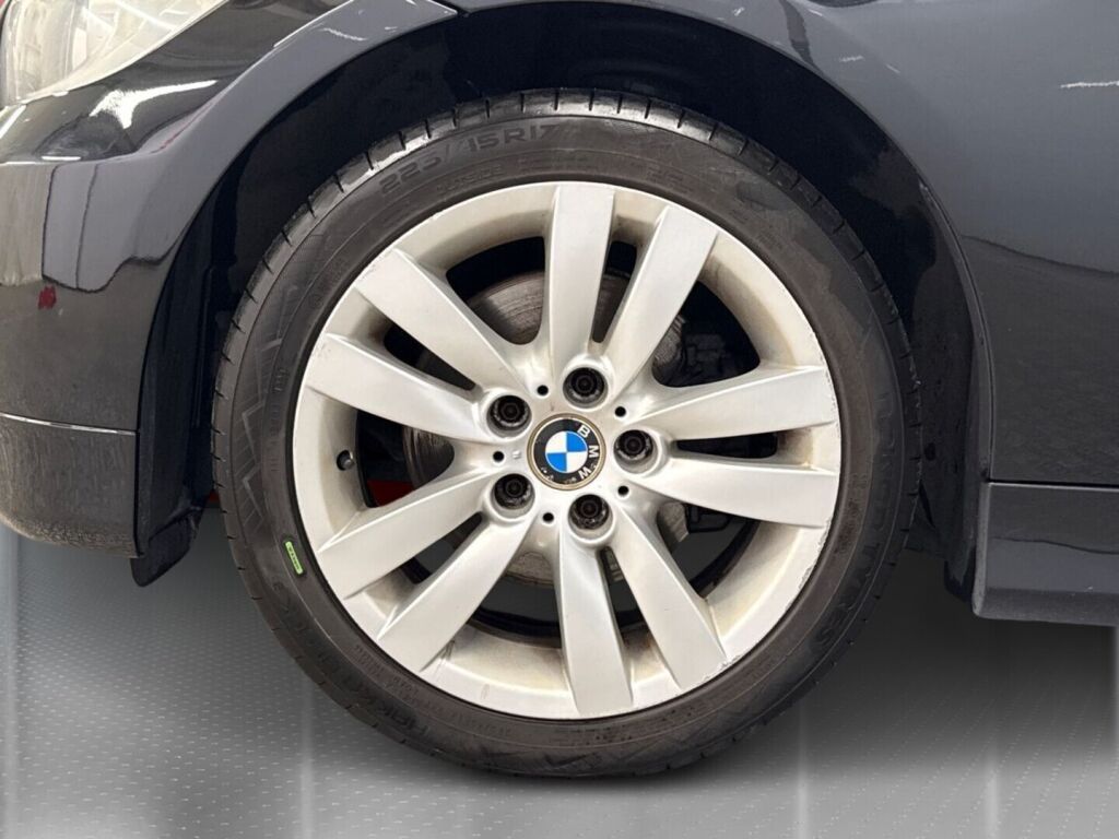 BMW 320 2008 Musta