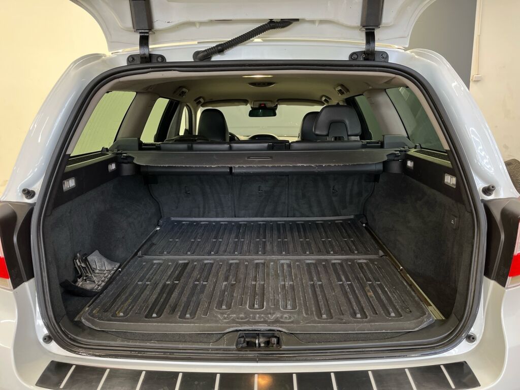 Volvo V70 2013 Valkoinen