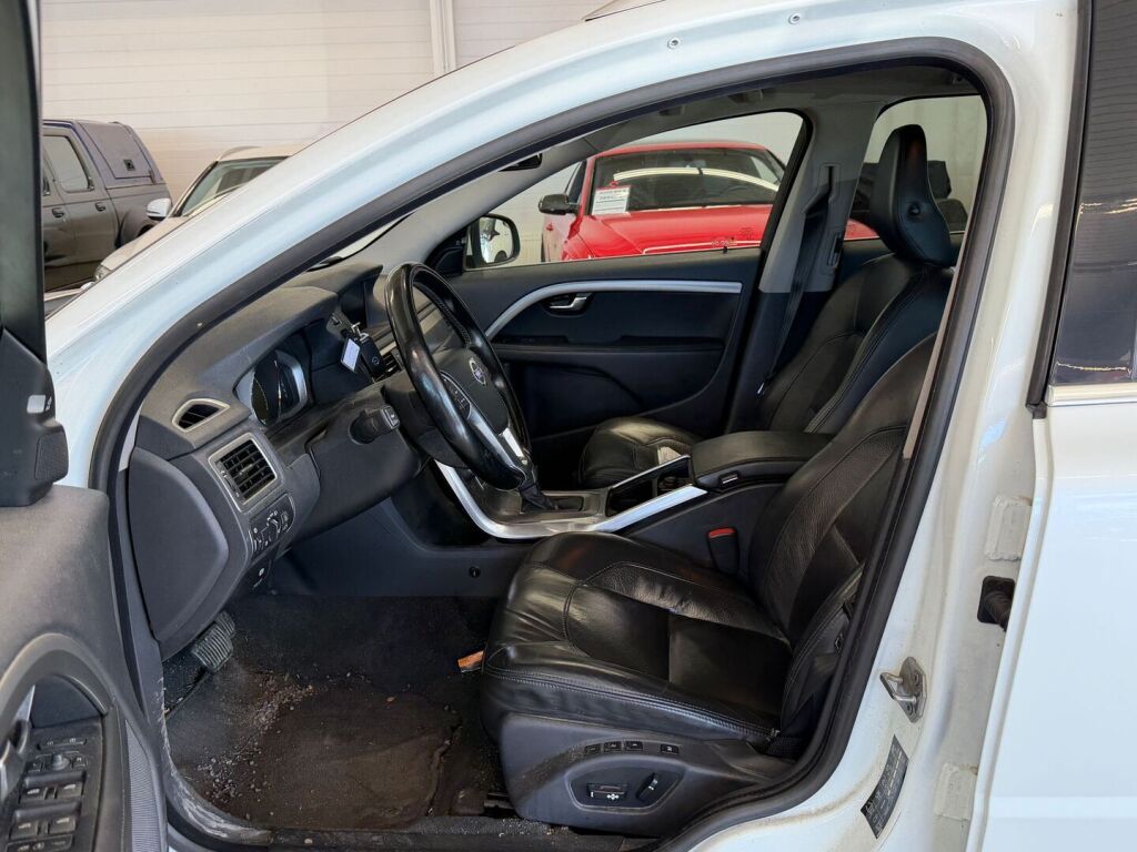 Volvo V70 2013 Valkoinen