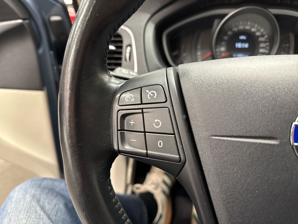 Volvo V40 2013 Sininen