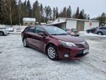 Toyota Avensis 2013 Punainen