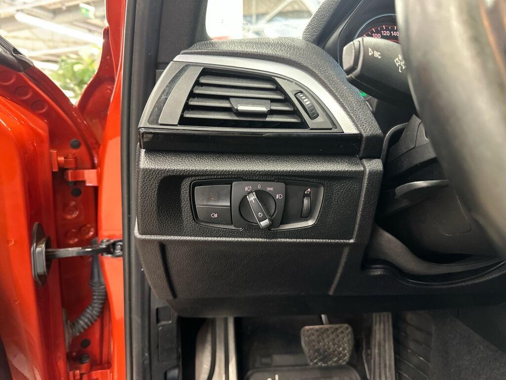 BMW M135I 2013 Oranssi