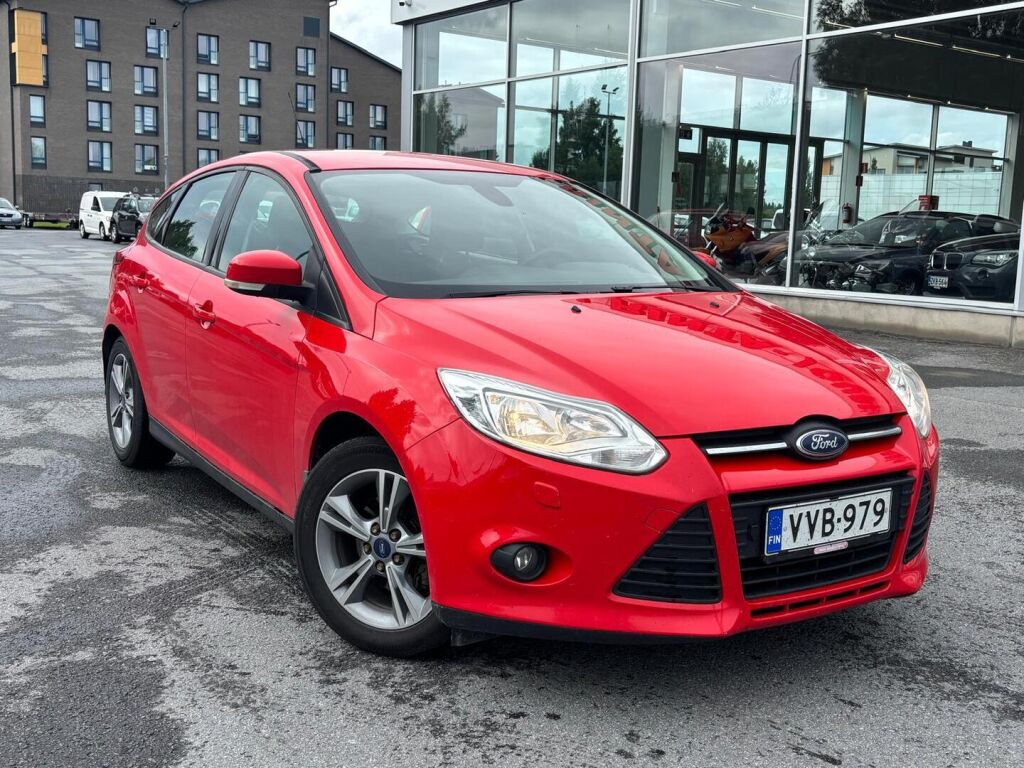 Ford Focus 2013 Punainen