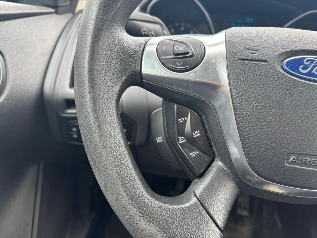 Ford Focus 2013 Punainen