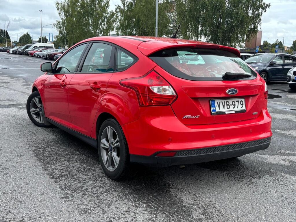 Ford Focus 2013 Punainen