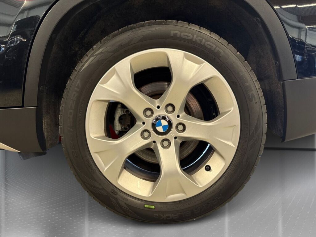 BMW X1 2010 Musta