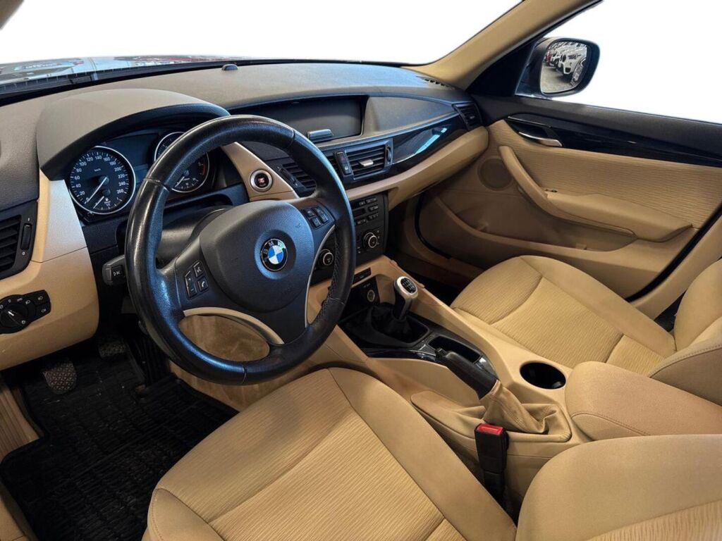 BMW X1 2010 Musta