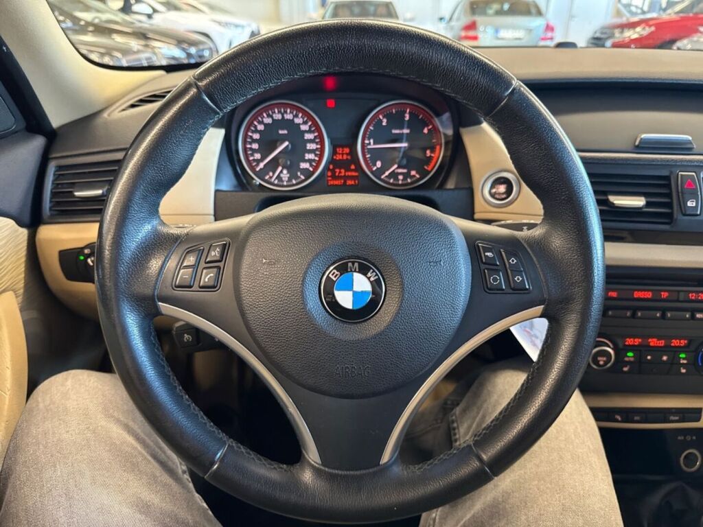 BMW X1 2010 Musta