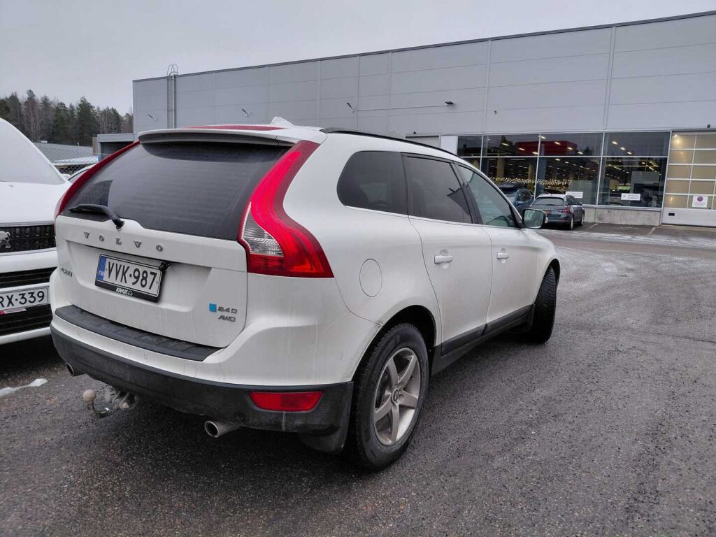 Volvo XC60 2010 Valkoinen