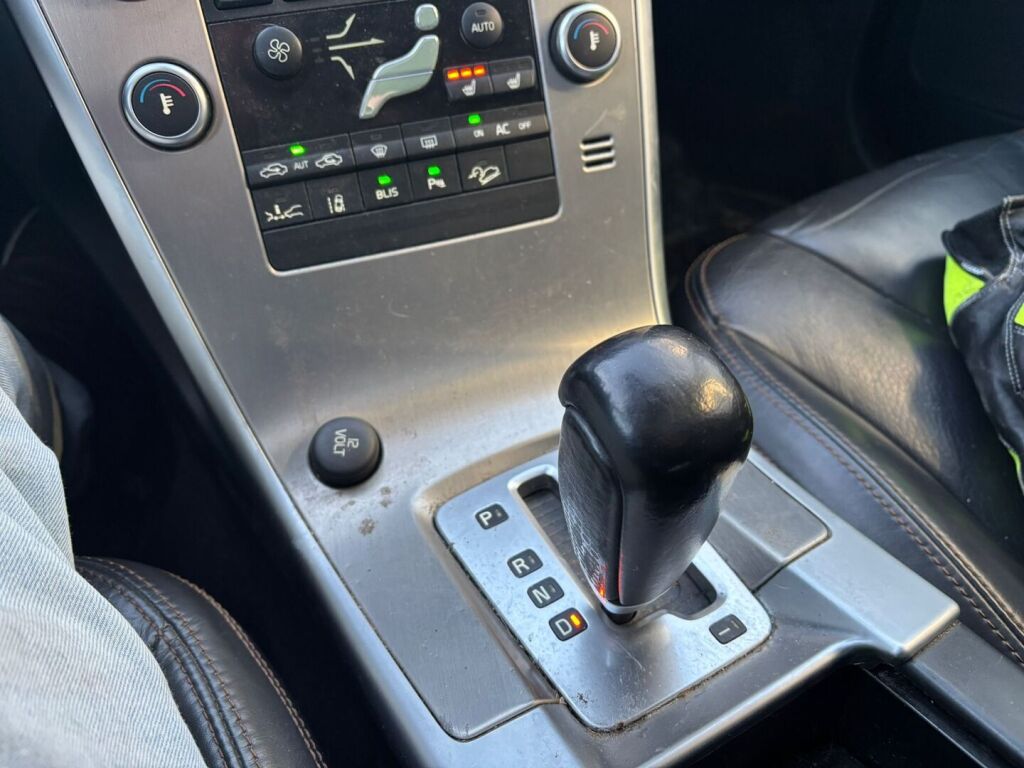 Volvo XC60 2010 Sininen